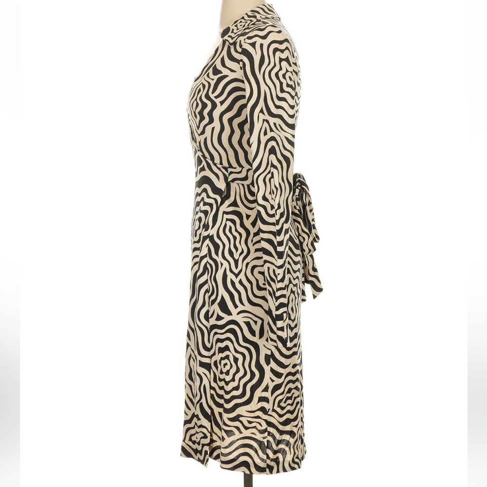 Diane Von Furstenberg Black and Cream Patterned Dress - Picture 2 of 10
